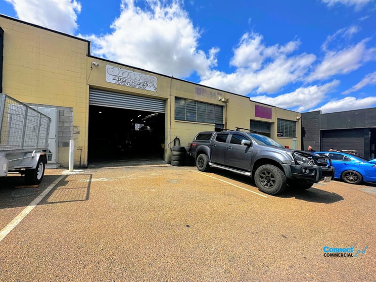 Click to view all images 4/3485 Pacific Highway Slacks Creek QLD 4127 - Image 1