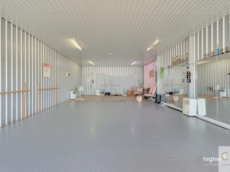 Click to view all images 2/1 Donald Street Strathalbyn SA 5255 - Image 3