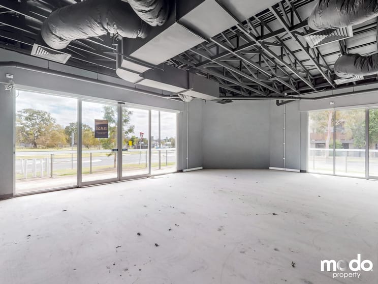 Click to view all images 4 - 6 Matilda Avenue Wollert VIC 3750 - Image 3