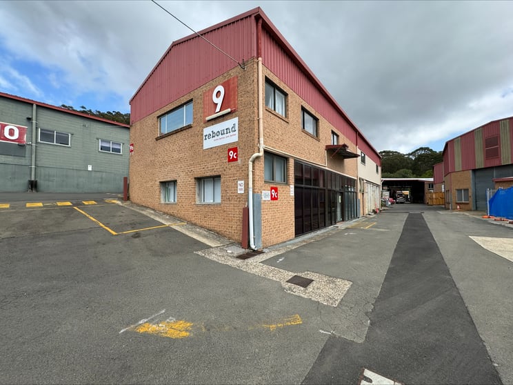 Click to view all images 9C/106 Old Pittwater Road Brookvale NSW 2100 - Image 2