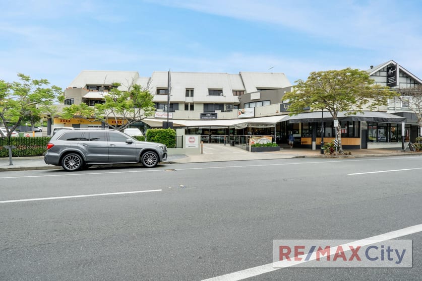 Click to view all images Level 1/165 Baroona Road Paddington QLD 4064 - Image 2