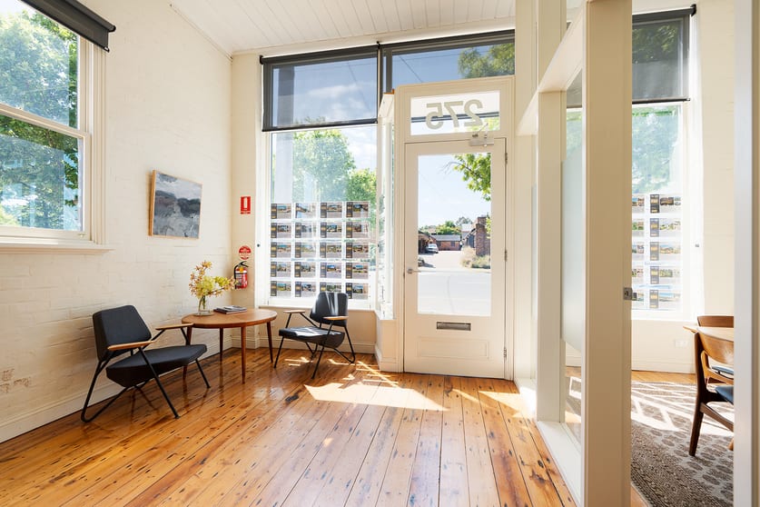 Click to view all images 275 Barker Street Castlemaine VIC 3450 - Image 3