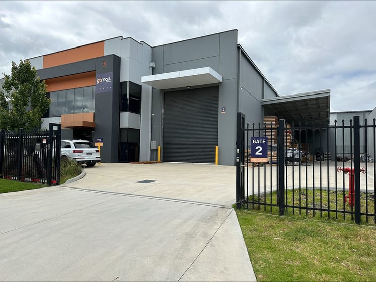 Click to view all images 8 Atlantic Drive Keysborough VIC 3173 - Image 1