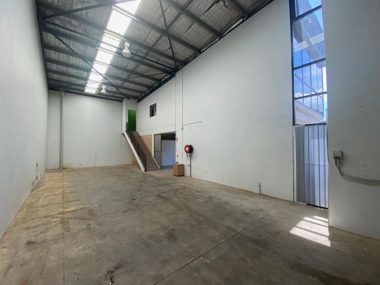 Click to view all images Unit 4/26-28 Whyalla Place Prestons NSW 2170 - Image 2