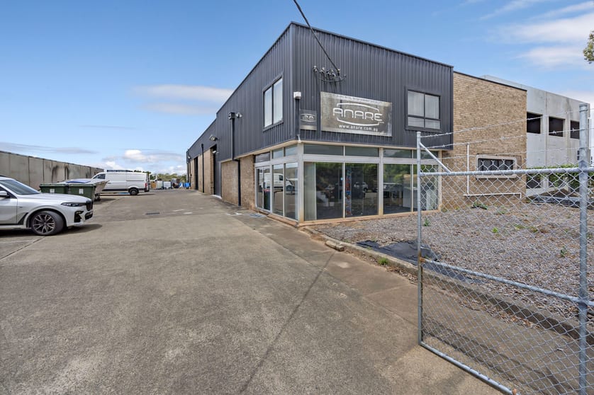 Click to view all images 28 Artisan Road Seven Hills NSW 2147 - Image 1