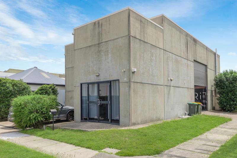 Click to view all images 11 Girling Street Islington NSW 2296 - Image 1