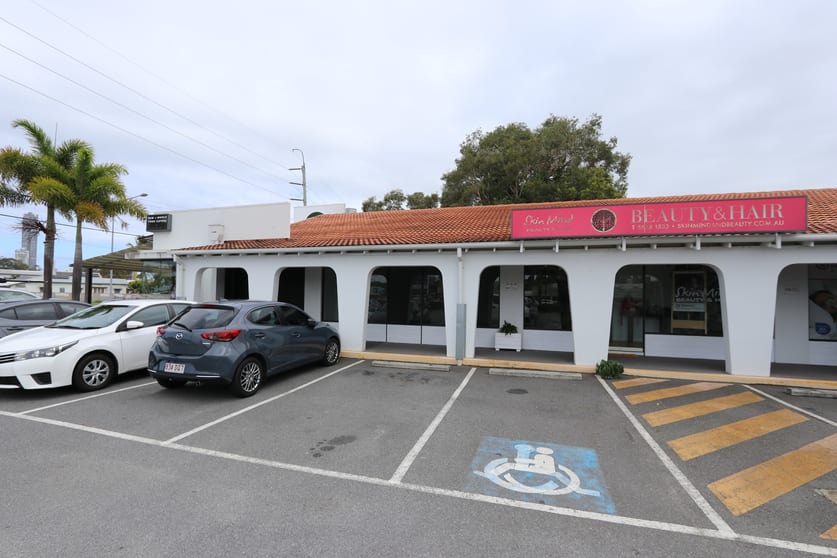 Click to view all images 2/253 Ferry Road Southport QLD 4215 - Image 1