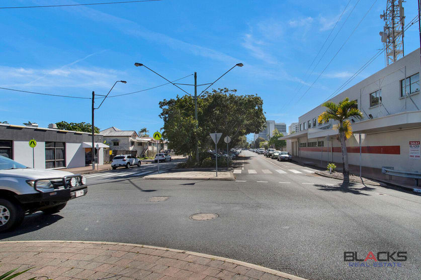 Click to view all images 216-218 Victoria Street Mackay QLD 4740 - Image 2