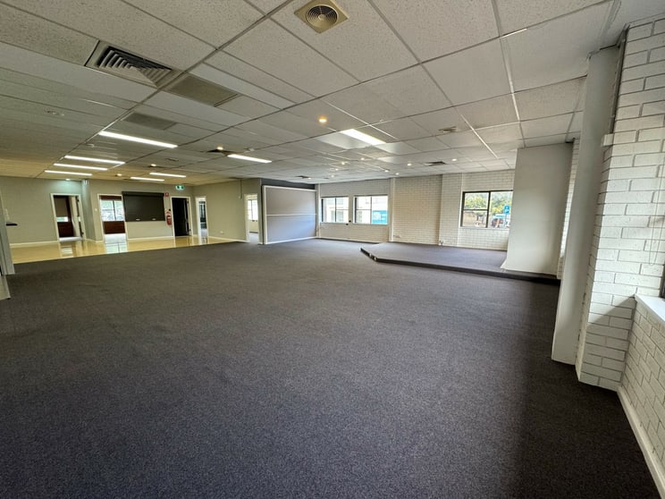 Click to view all images 6/40-42 Railway Crescent Jannali NSW 2226 - Image 3