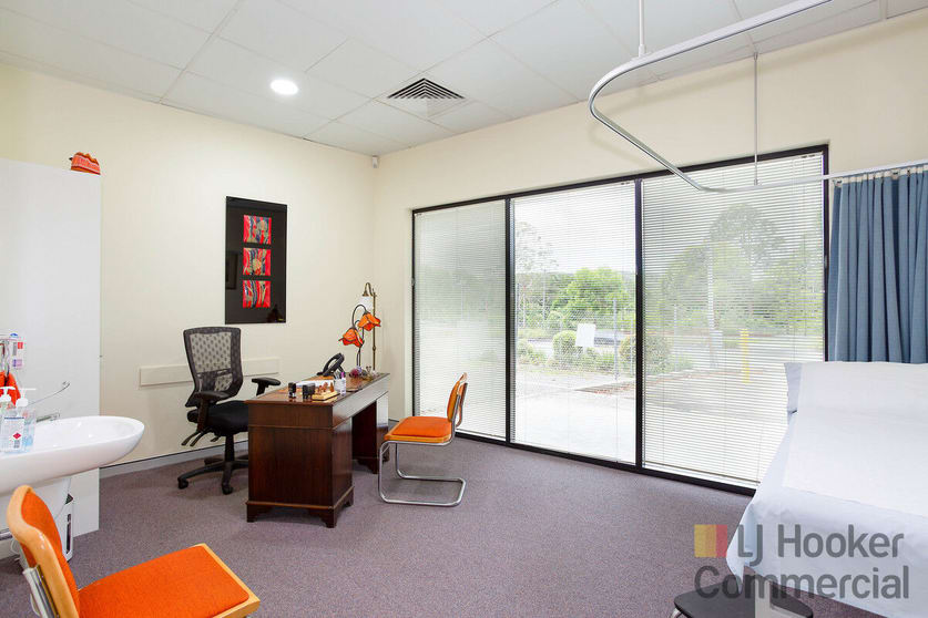 Click to view all images 2/43 Pacific Highway Ourimbah NSW 2258 - Image 3