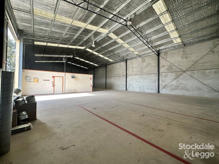 Click to view all images Shed 3/8B McHarry Place Shepparton VIC 3630 - Image 3