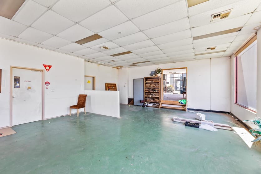 Click to view all images 13 & 15 Sonia Street Carrum Downs VIC 3201 - Image 3