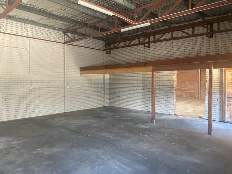 Click to view all images Unit 2/9 Commerce Avenue Warana QLD 4575 - Image 1