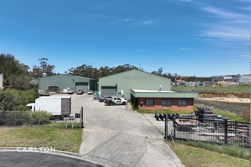 Click to view all images 1/17 Gantry Place Braemar NSW 2575 - Image 1