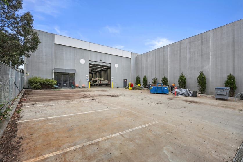 Click to view all images 51 Barry Street Bayswater VIC 3153 - Image 3