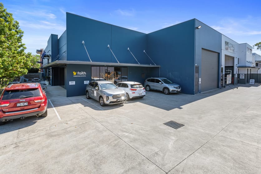 Click to view all images 2/6-12 Graham Street Underwood QLD 4119 - Image 1