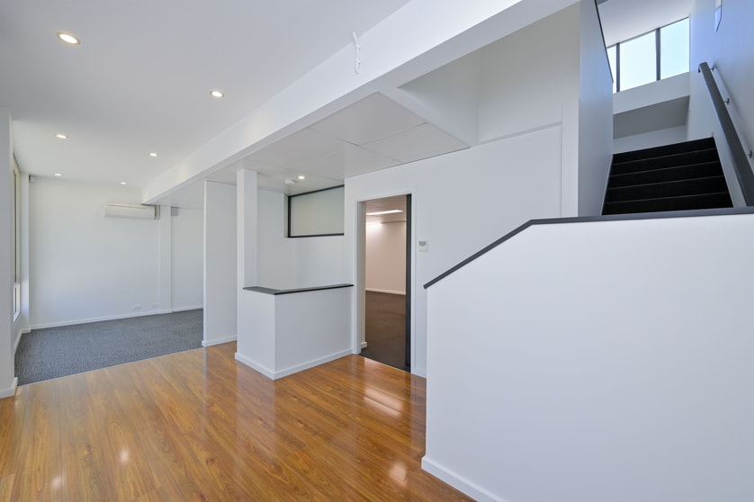 Click to view all images 7/8 Shields Crescent Booragoon WA 6154 - Image 1