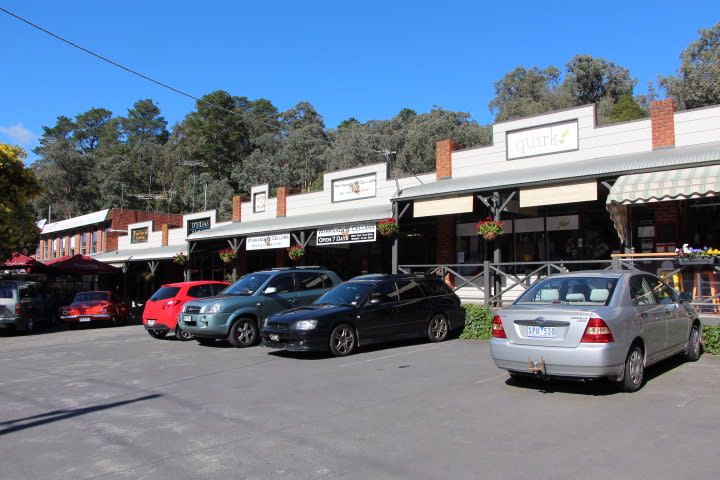 Click to view all images 2/240 Yarra Street Warrandyte VIC 3113 - Image 1