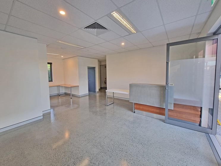 Click to view all images 9/9 249 Scottsdale Drive Robina QLD 4226 - Image 1