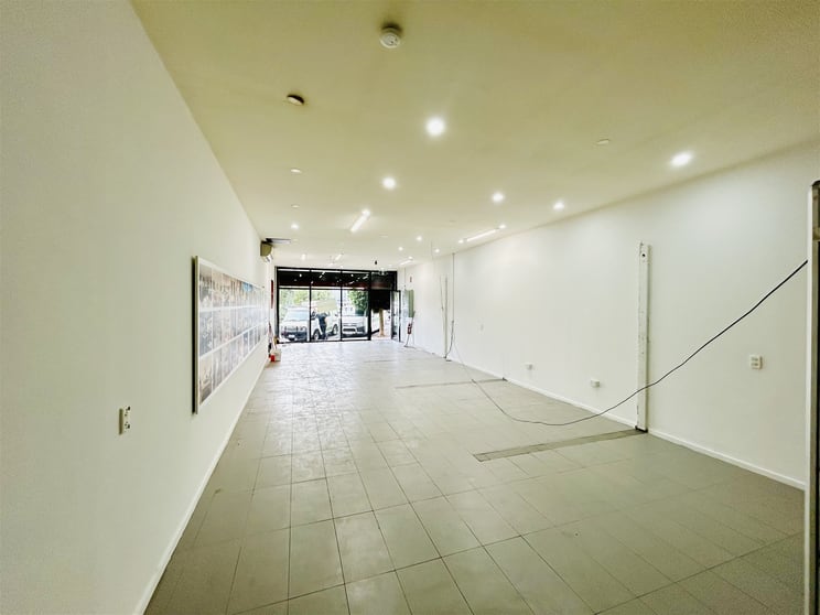 Click to view all images 8 May Road Lalor VIC 3075 - Image 3