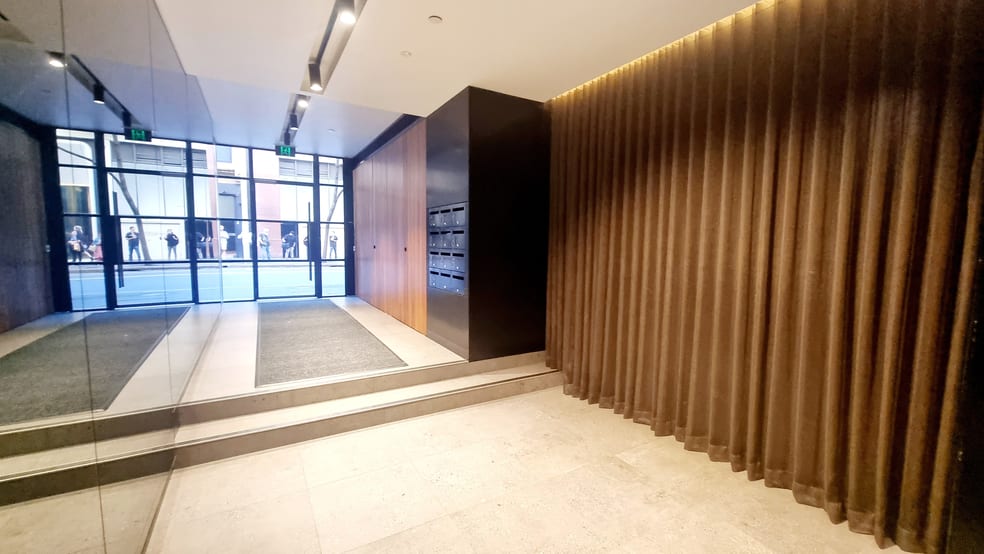 Click to view all images 3/142 Clarence Street Sydney NSW 2000 - Image 3