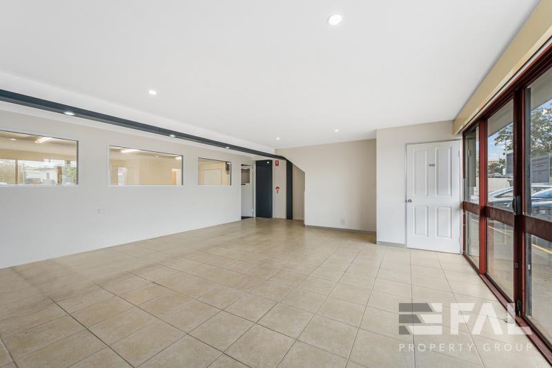 Click to view all images Unit 8/32 Spine Street Sumner QLD 4074 - Image 3