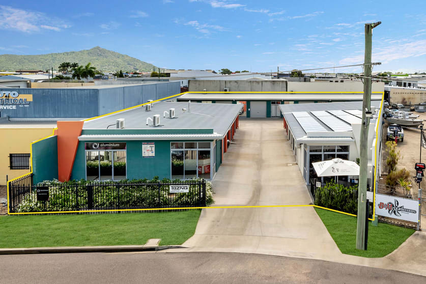 Click to view all images 4/37 Civil Road Garbutt QLD 4814 - Image 2