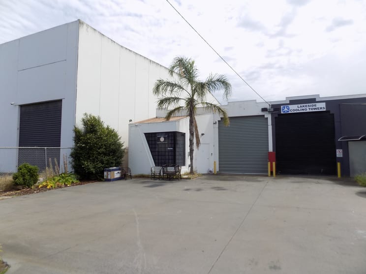 Click to view all images 1/3-5 Natalia Avenue Oakleigh South VIC 3167 - Image 2