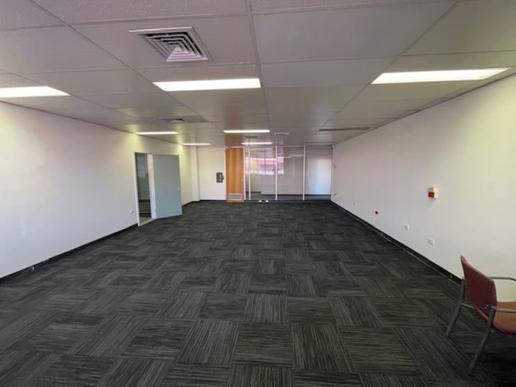 Click to view all images 413 Kent Street Maryborough QLD 4650 - Image 3