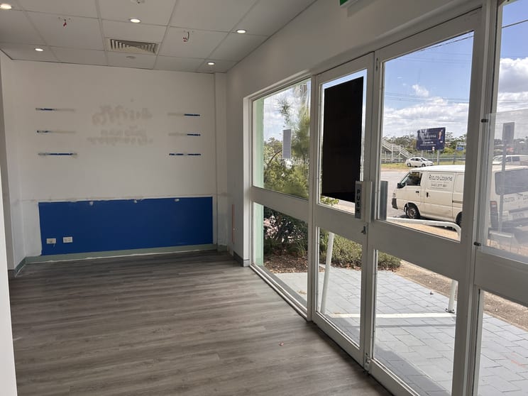 Click to view all images 3/143 Tingal Road Wynnum QLD 4178 - Image 3