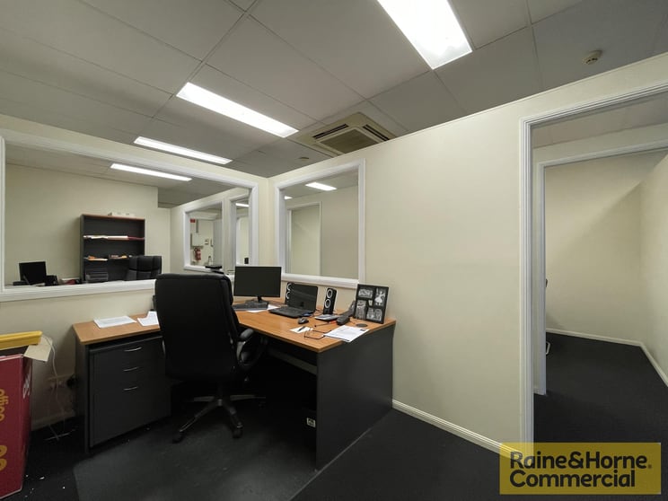 11/996 Anzac Avenue Petrie QLD 4502 - Image 2