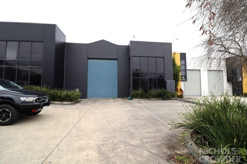 4/2 Torca Terrace Mornington VIC 3931 - Image 1