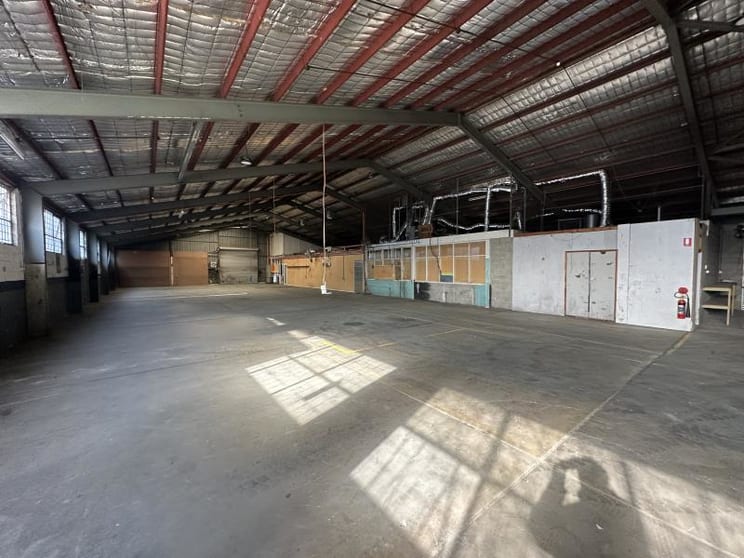 Click to view all images Unit 1/4 Lyell Street Fyshwick ACT 2609 - Image 1