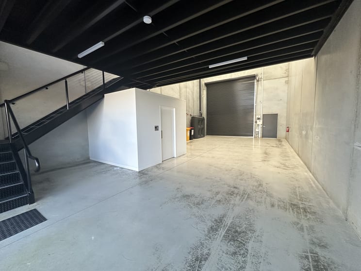 Click to view all images 8/176 Maddox Road Williamstown North VIC 3016 - Image 3