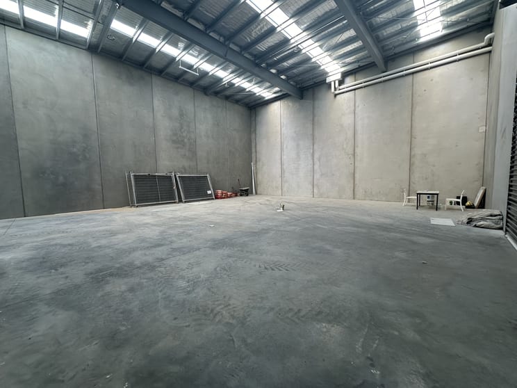 Click to view all images 35 Robbins Circuit Williamstown VIC 3016 - Image 3
