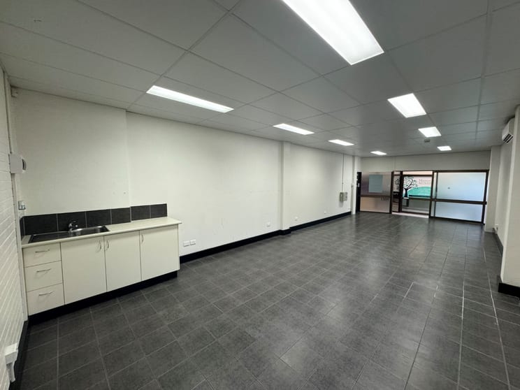 Click to view all images Shop 6/67 Bulcock Street Caloundra QLD 4551 - Image 3