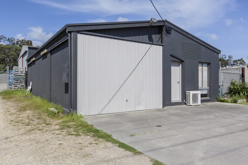 Click to view all images 30 Bear Street Inverloch VIC 3996 - Image 2