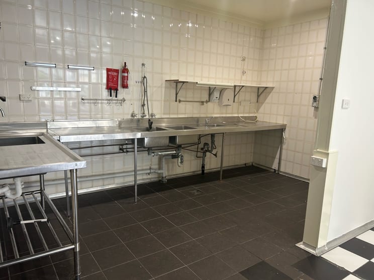 Click to view all images 2/65 sternberg Wanniassa ACT 2903 - Image 3