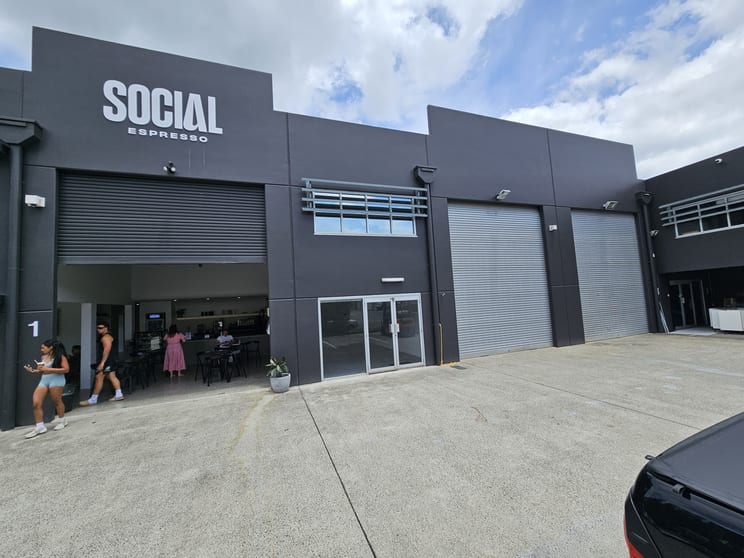 Click to view all images Burleigh Heads QLD 4220 - Image 1