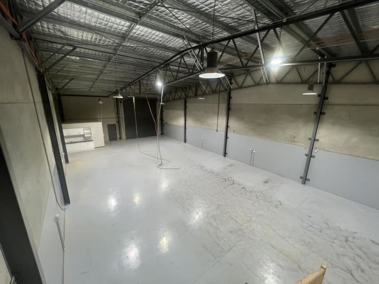 Click to view all images Unit 2/81 Sawmill Circuit Hume ACT 2620 - Image 2