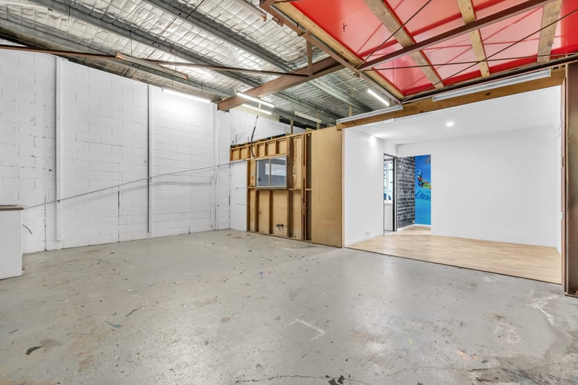 Click to view all images Unit 3a/6 Eenie Creek Road Noosaville QLD 4566 - Image 2