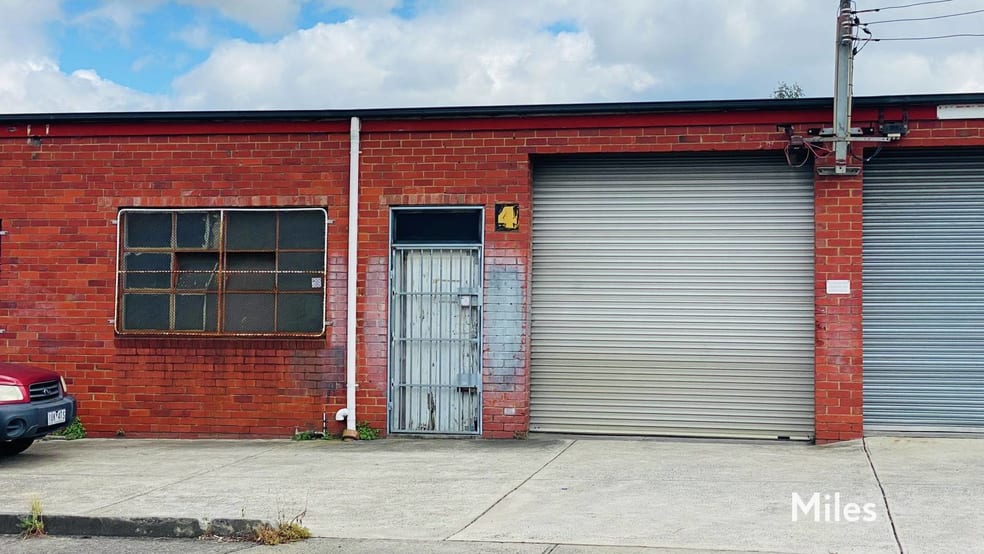Click to view all images 4/46 Kolora Road Heidelberg West VIC 3081 - Image 2