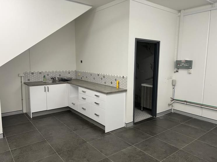 Click to view all images Warriewood NSW 2102 - Image 3