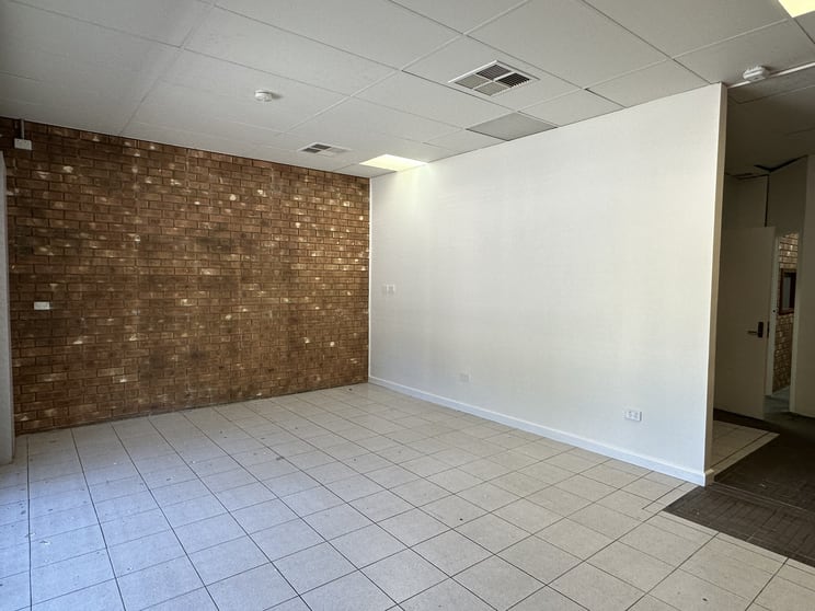 Click to view all images 1/12 Anderson Walk Smithfield SA 5114 - Image 2