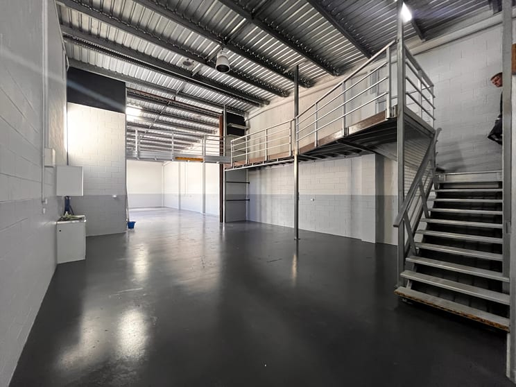 Click to view all images 2 & 3/59 George Street Moffat Beach QLD 4551 - Image 3