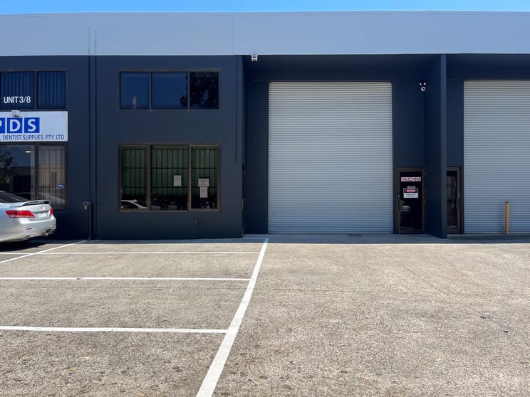 Click to view all images 4/8 Nicole Close Bayswater North VIC 3153 - Image 2