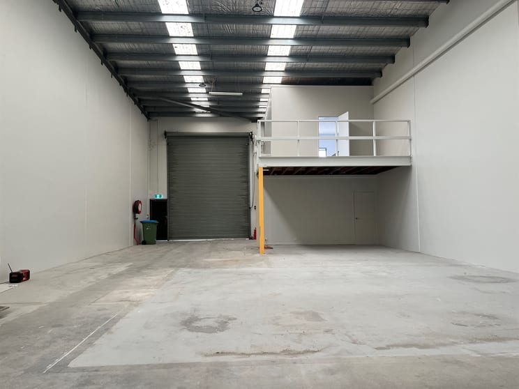 Click to view all images 4/8 Nicole Close Bayswater North VIC 3153 - Image 3