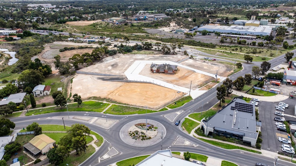 Click to view all images 2/93 Strickland Rd East Bendigo VIC 3550 - Image 3