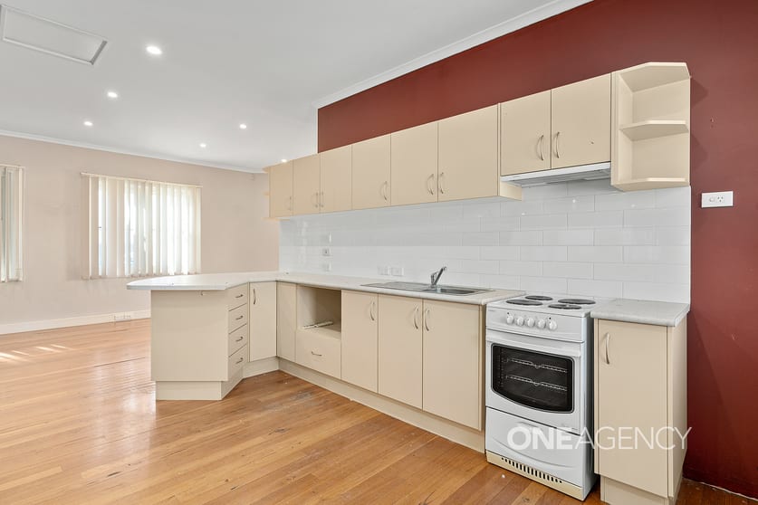 Click to view all images 70B Kinghorne St Nowra NSW 2541 - Image 3