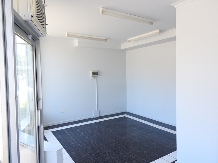 Click to view all images 1/502 Neerim Road Murrumbeena VIC 3163 - Image 3